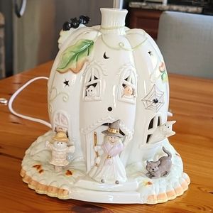 Lenox Pumkin Cottage 2006